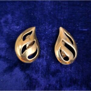 MONET Signed Polished Gold Tone Clip On‎ Earrings 80's Design Vtg Clip-on